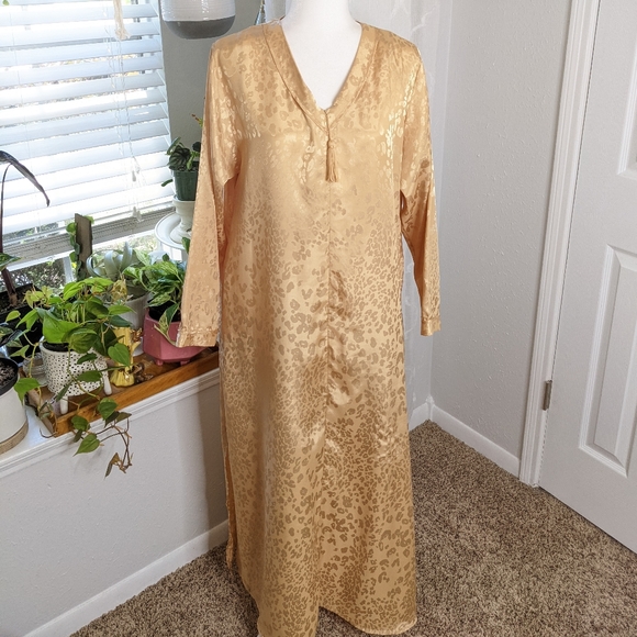 Vintage Intimates & Sleepwear Vintage Valerie Stevens Animal Print